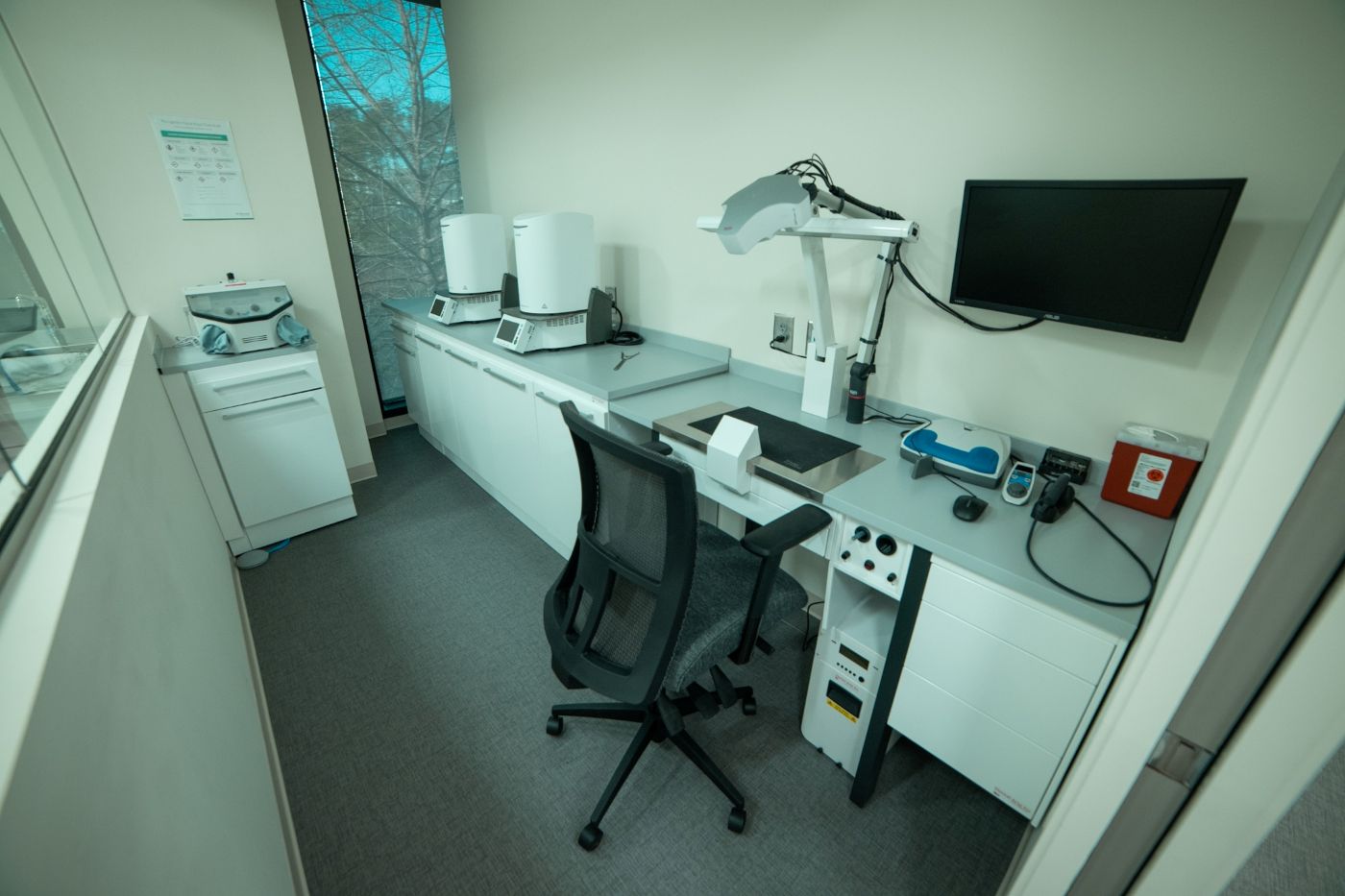 Dental laboratory workstations and equipment supporting custom dental restoration design and fabrication